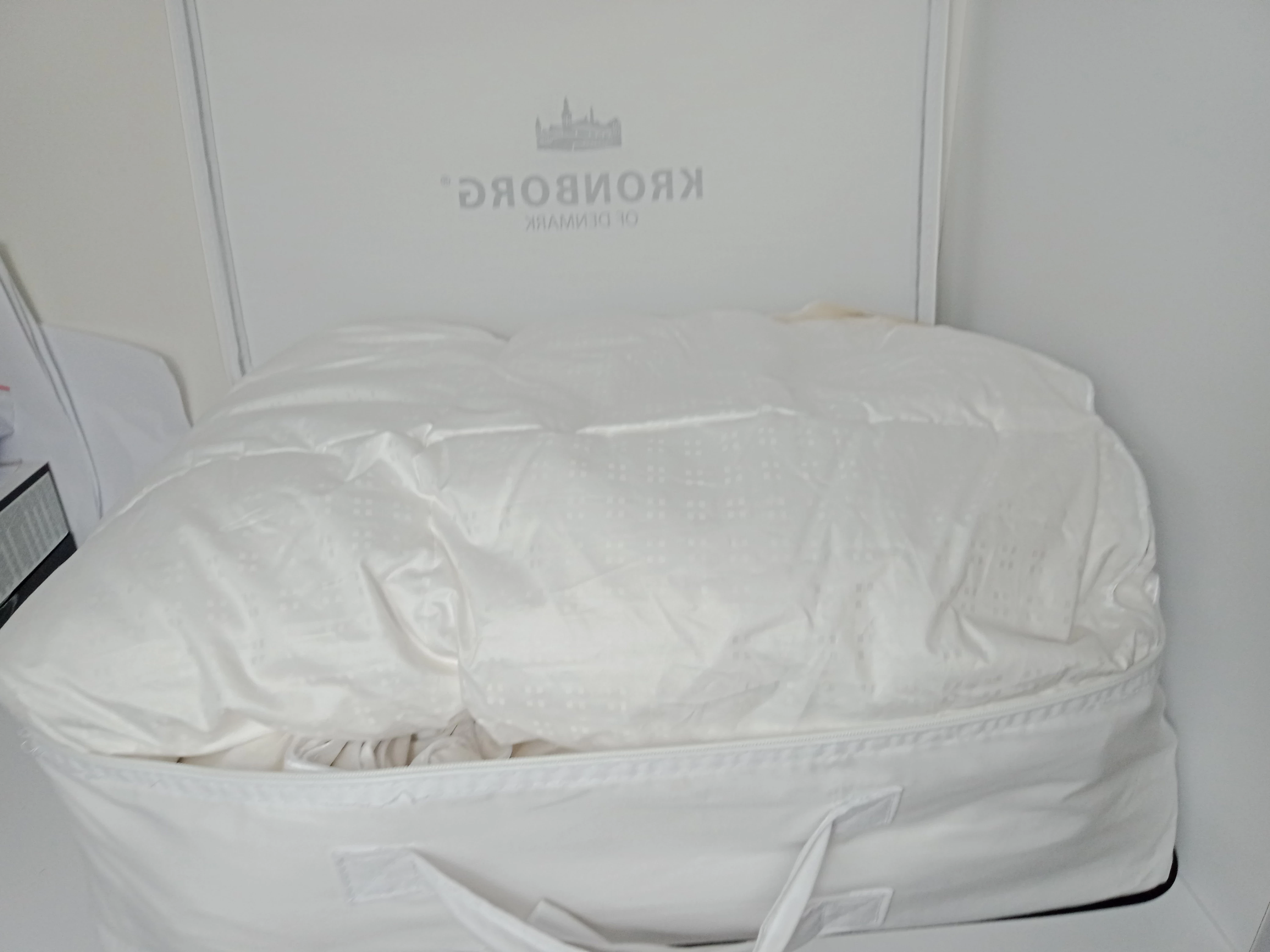 koldra-700g-kronborg-okken-puch-gesi155x200-material-wypelnienia-pierze