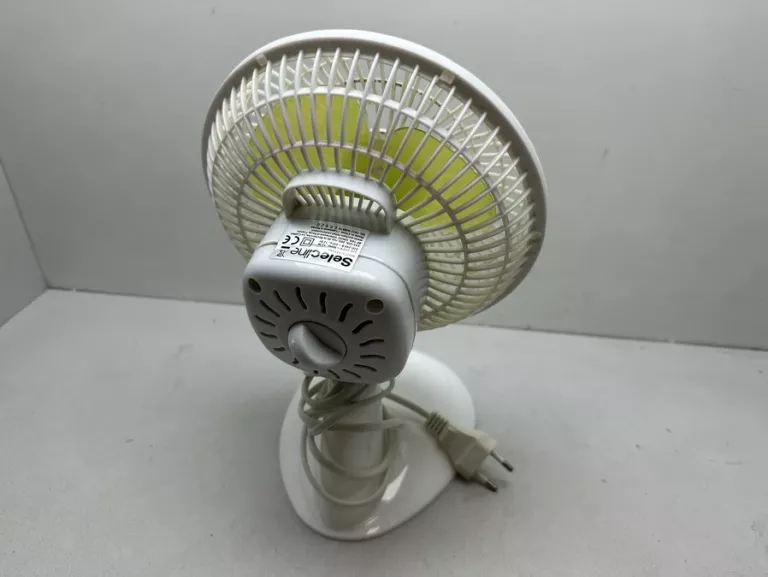 wiatrak-biurkowy-selecline-rodzaj-wentylatora-podlogowy