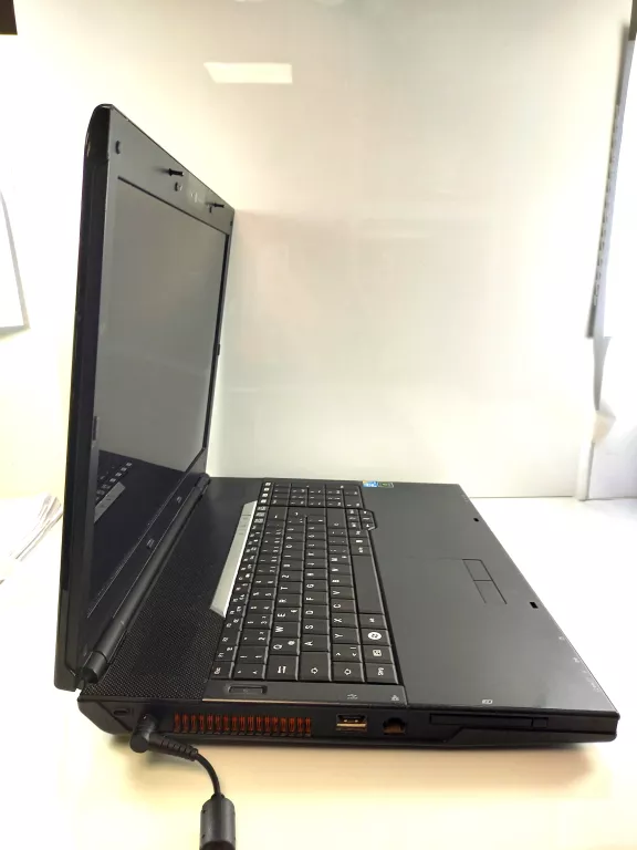 LAPTOP NEXOC PMN70D CORE DUO