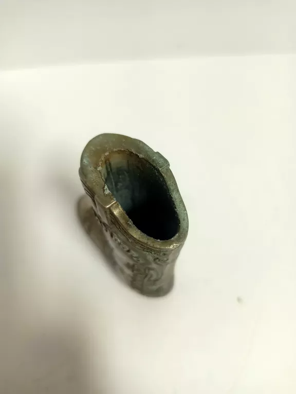 zapalniczka-metalowa-marlboro-w-ksztalcie-buta-rodzaj-gazowa