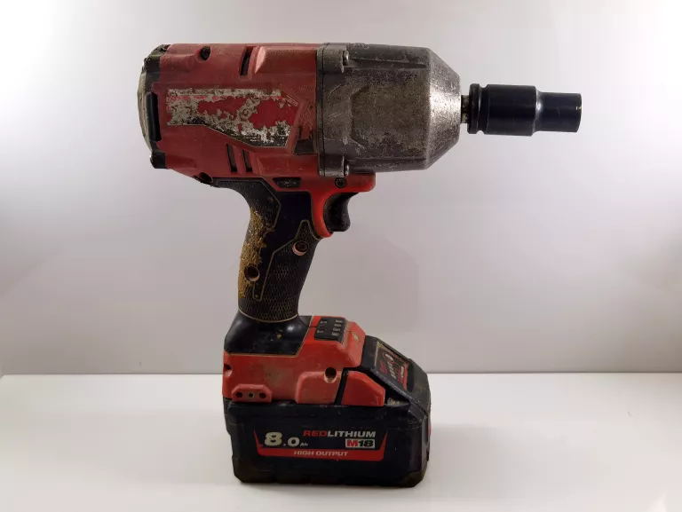klucz-udarowy-milwaukee-m18-bateria-8-ah-rozmiar-trzpienia-12
