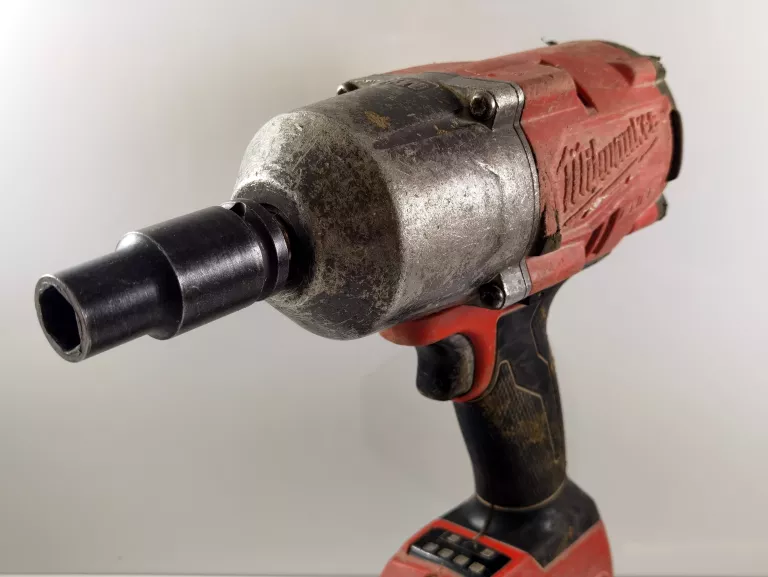 klucz-udarowy-milwaukee-m18-bateria-8-ah-kod-producenta-4933459696