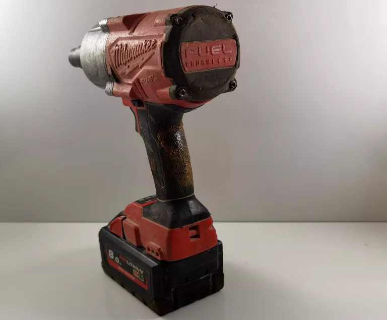 klucz-udarowy-milwaukee-m18-bateria-8-ah-pojemnosc-akumulatora-500