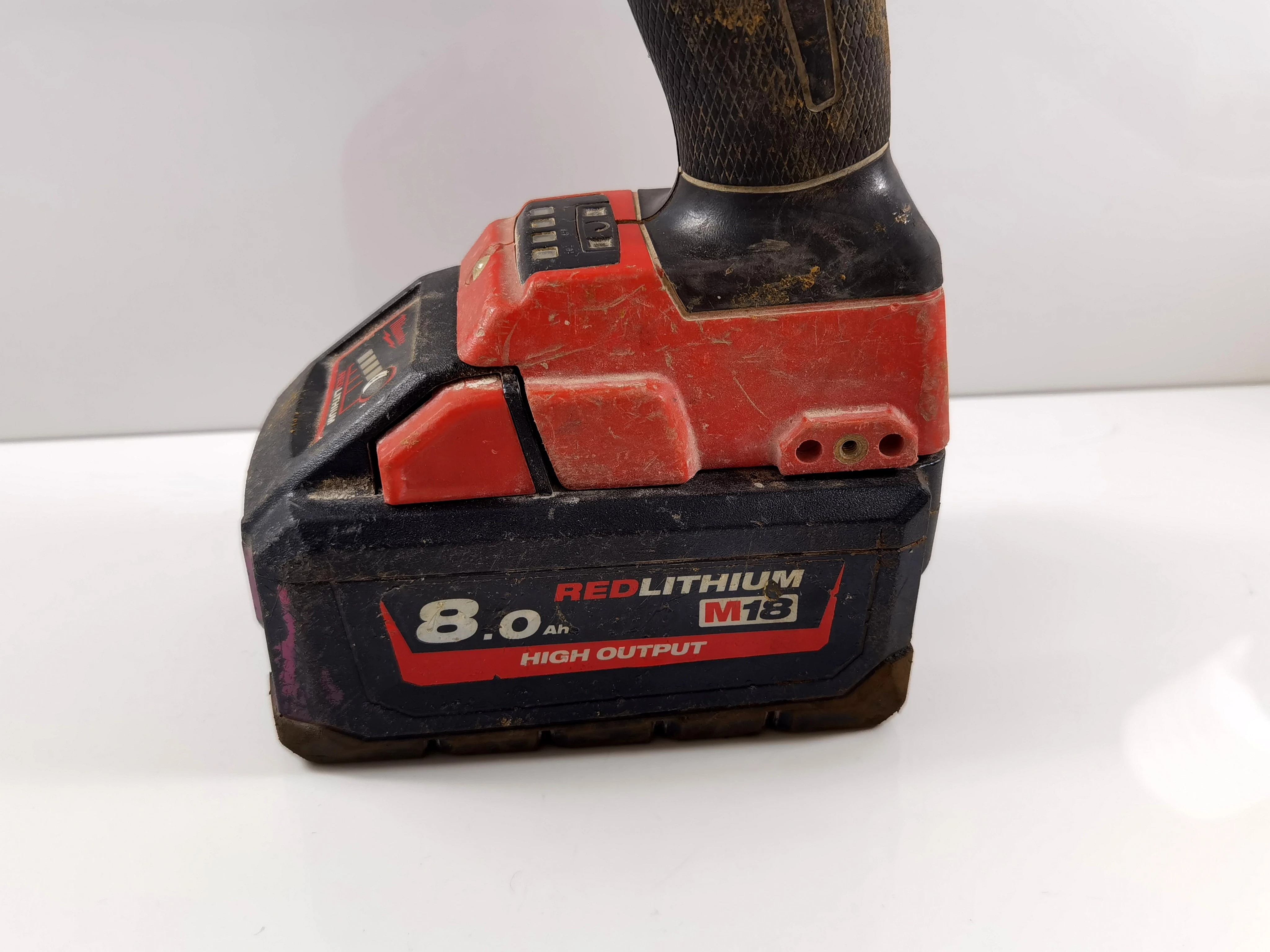 klucz-udarowy-milwaukee-m18-bateria-8-ah-stan-uzywany