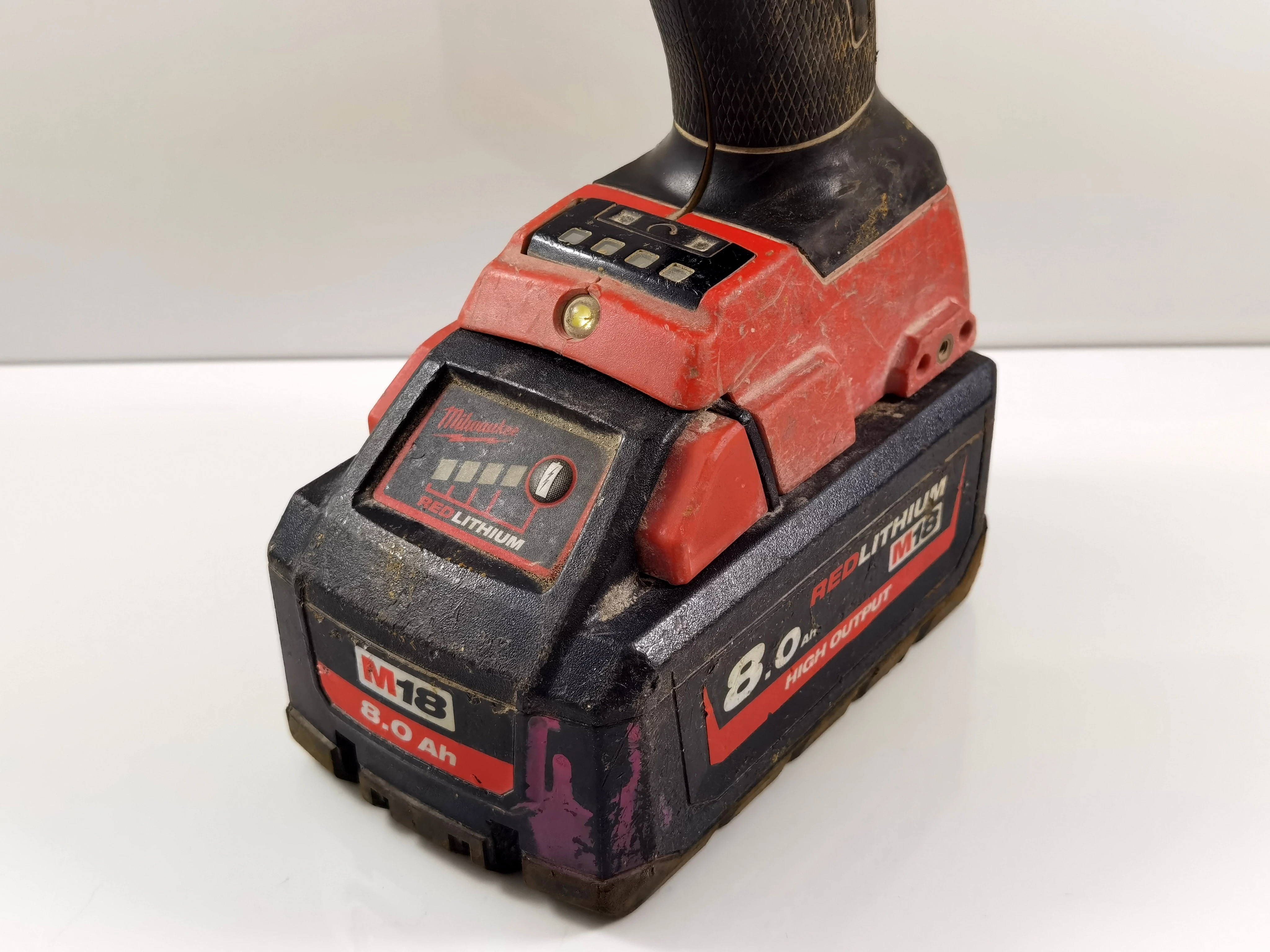 klucz-udarowy-milwaukee-m18-bateria-8-ah-marka-milwaukee