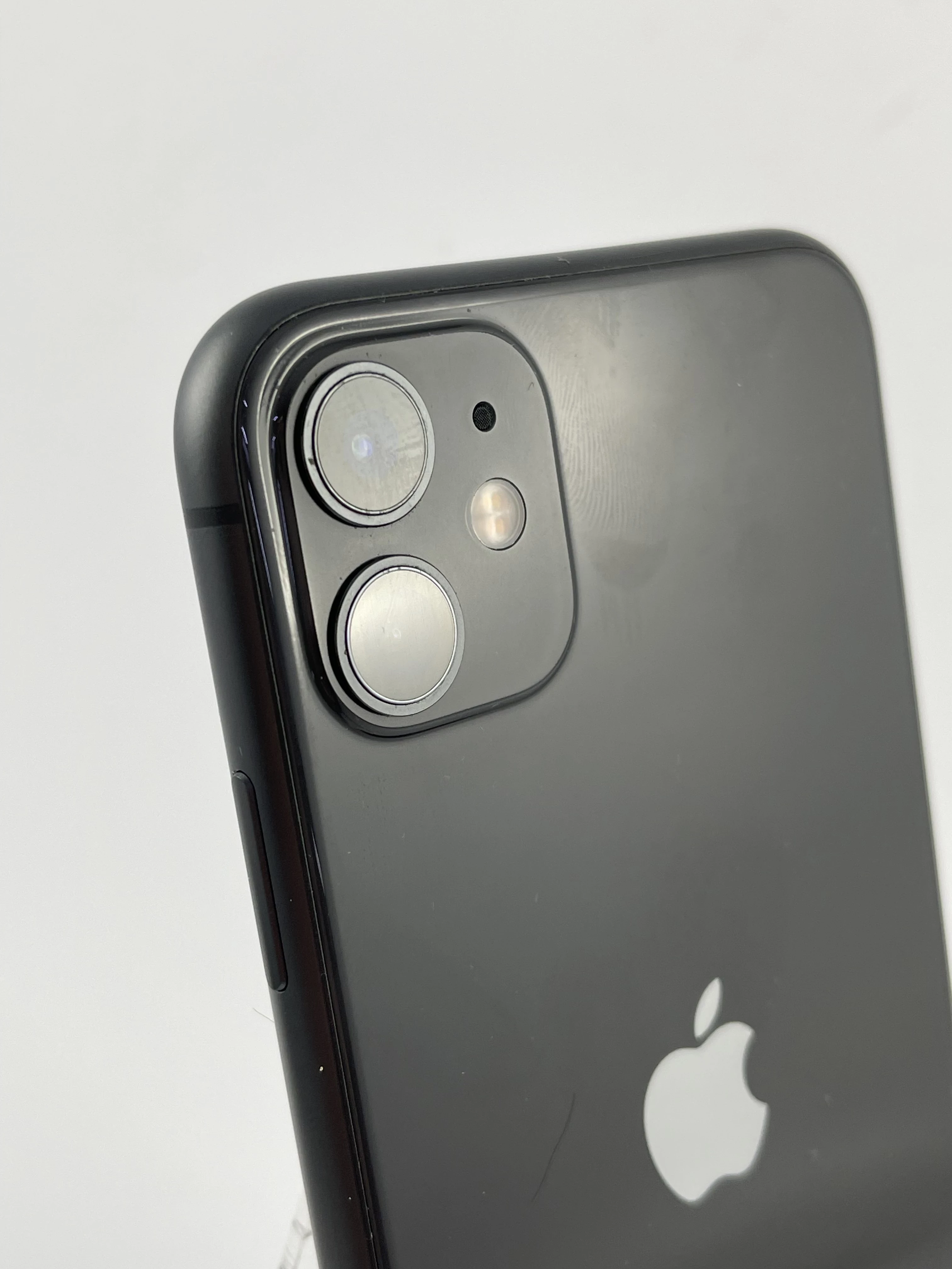 telefon-apple-iphone-11-64gb-at-igla-stan-uzywany