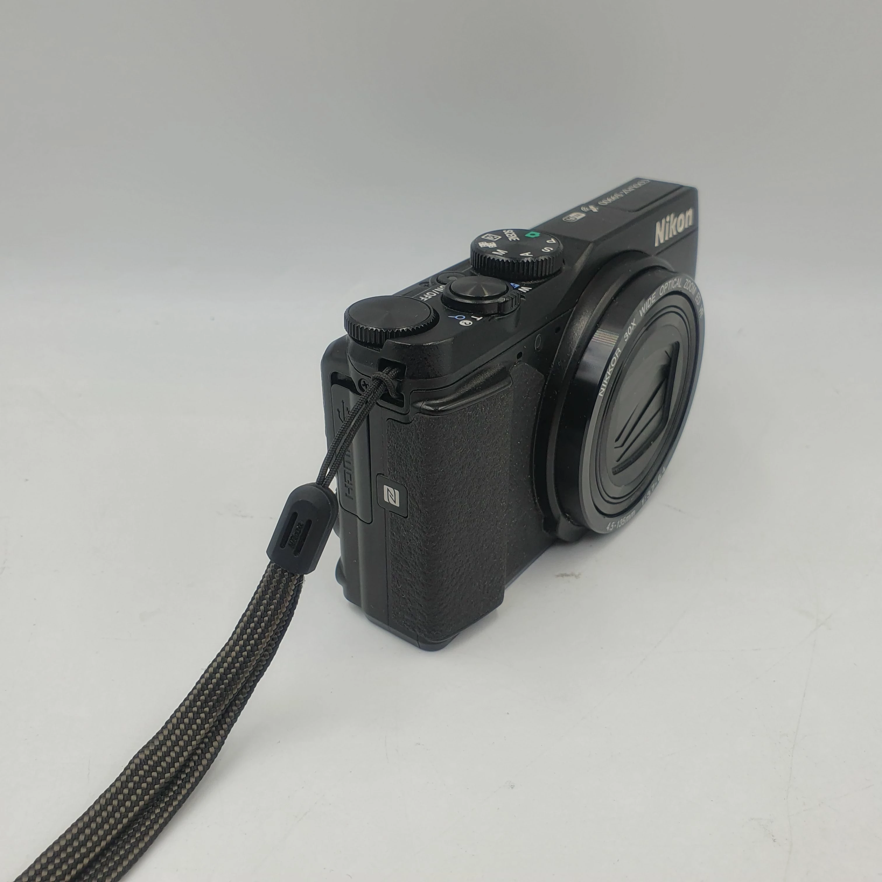 aparat-nikon-coolpix-s9900-etui-marka-nikon