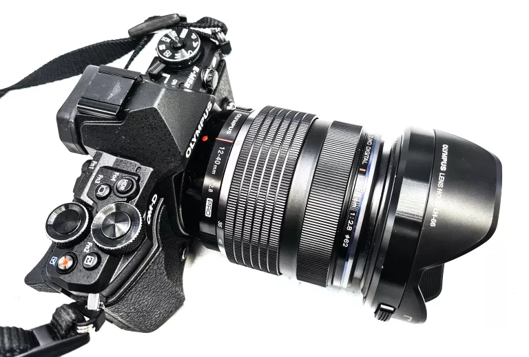 OLYMPUS OM-D E-M5 MARK II+OBIEKTYW OLYMPUS 12-40M
