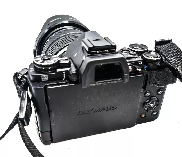 OLYMPUS OM-D E-M5 MARK II+OBIEKTYW OLYMPUS 12-40M