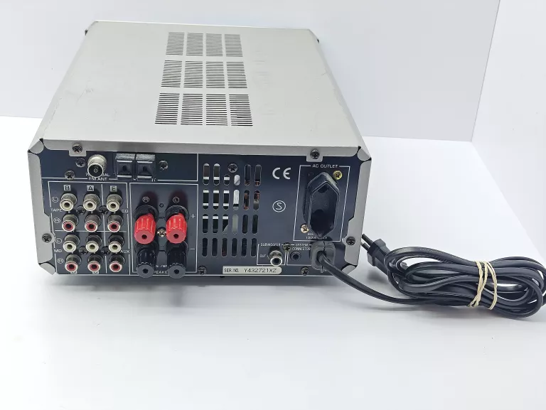 AMPLITUNER YAMAHA RX-E200 2.0 SREBRNY