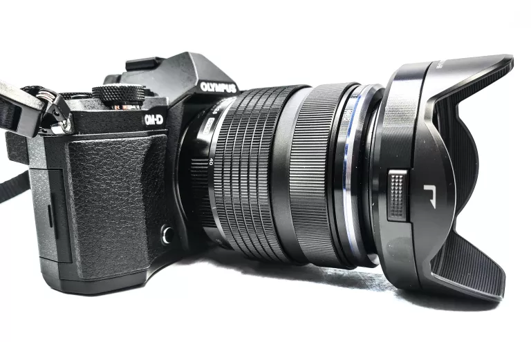 OLYMPUS OM-D E-M5 MARK II+OBIEKTYW OLYMPUS 12-40M