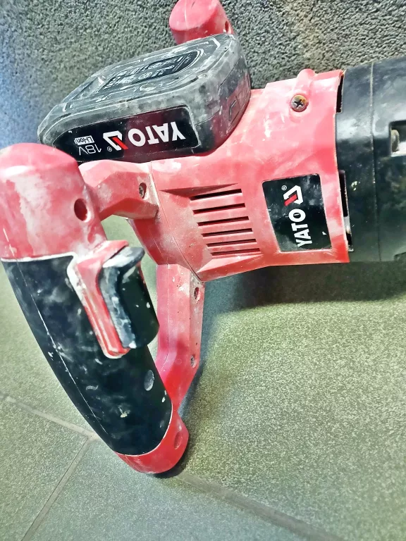 mieszadlo-akumulatorowe-yato-yt-82881-ladowarka-maksymalna-srednica-mieszadla-110