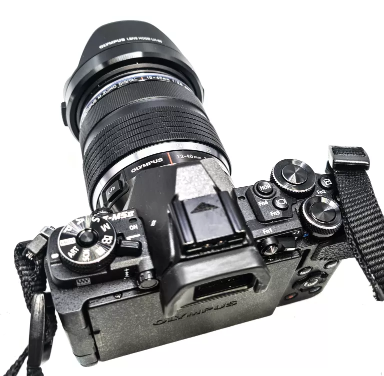 OLYMPUS OM-D E-M5 MARK II+OBIEKTYW OLYMPUS 12-40M