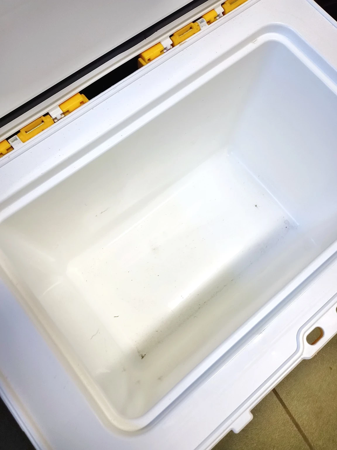 skrzynia-lodowka-dewalt-dwst1-81333-rodzaj-skrzynka-do-przenoszenia