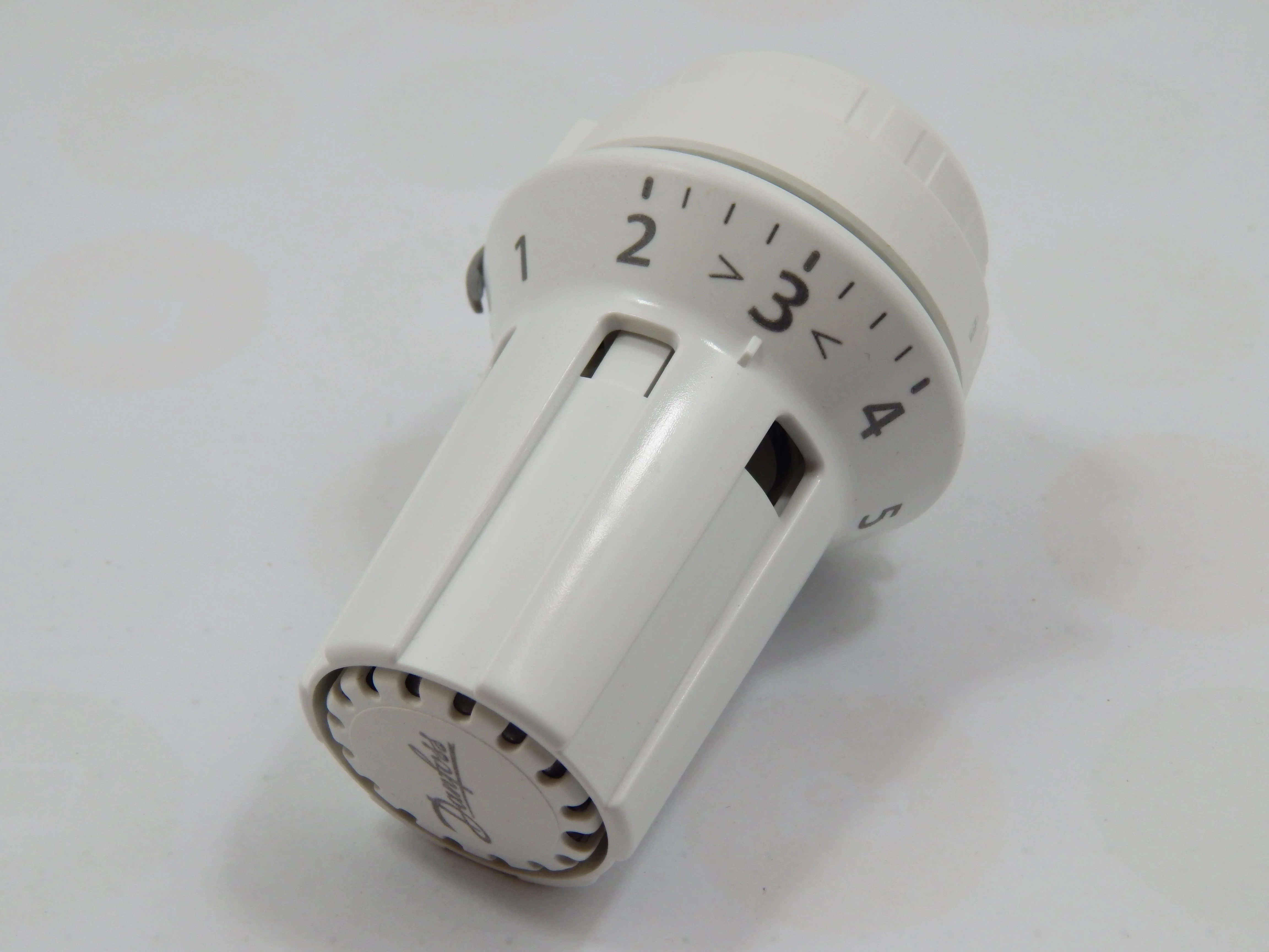 danfoss-glowica-termostatyczna-013g5115-raw-5115-product-id-e82129d2-11c1-44b8-bc67-6d258265c56b