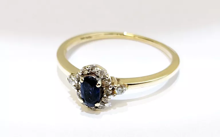 PIERŚCIONEK Z SZAFIREM I DIAMENTAMI 585 R.15 BRIJU