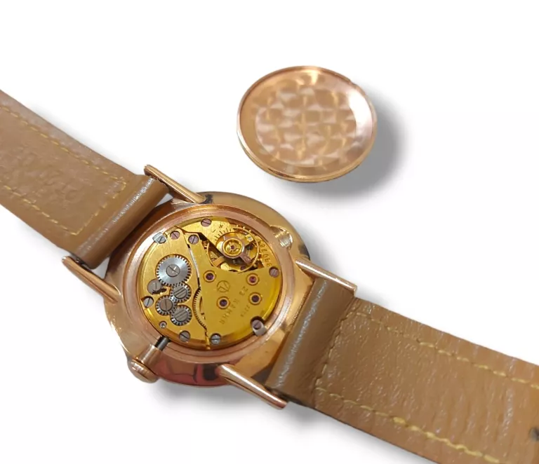 zegarek-zloty-nakrecany-lucz-cccp-58314k-typ-nareczny