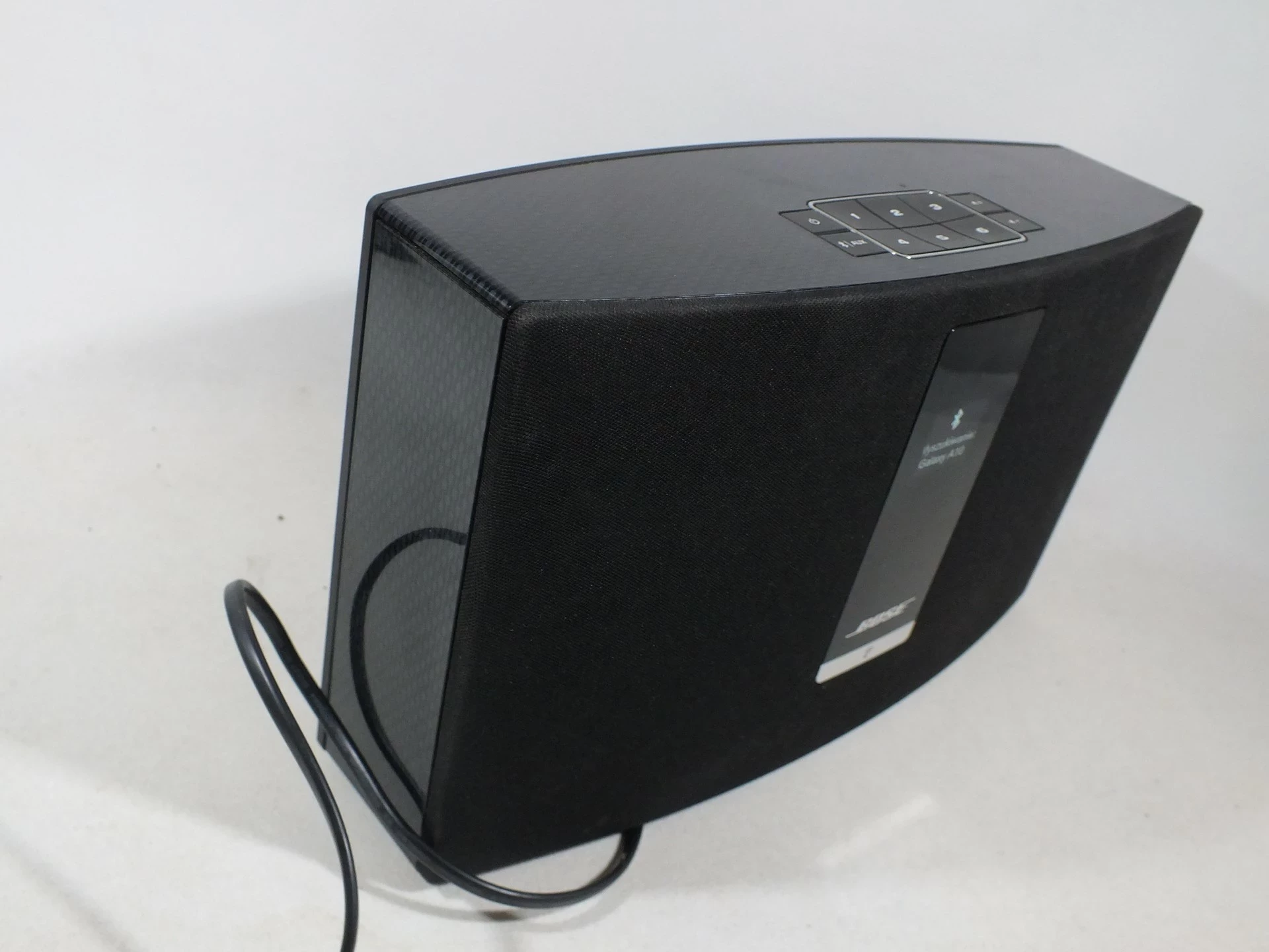 bose-soundtouch-20-series-iii-czarny-glosnik-funkcje-sterowanie-za-pomoca-smartfona