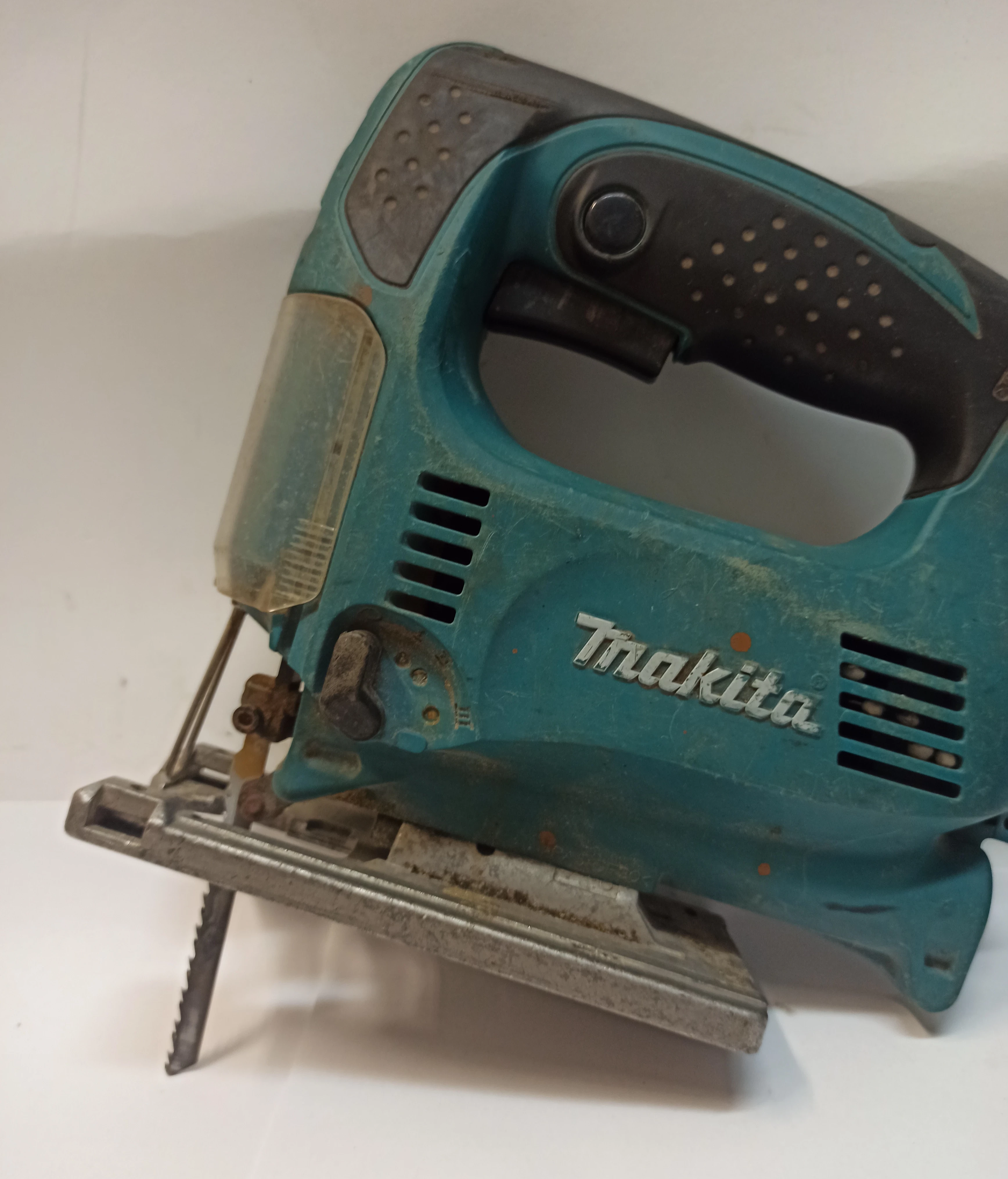 wyrzynarka-makita-4329-stan-uzywany