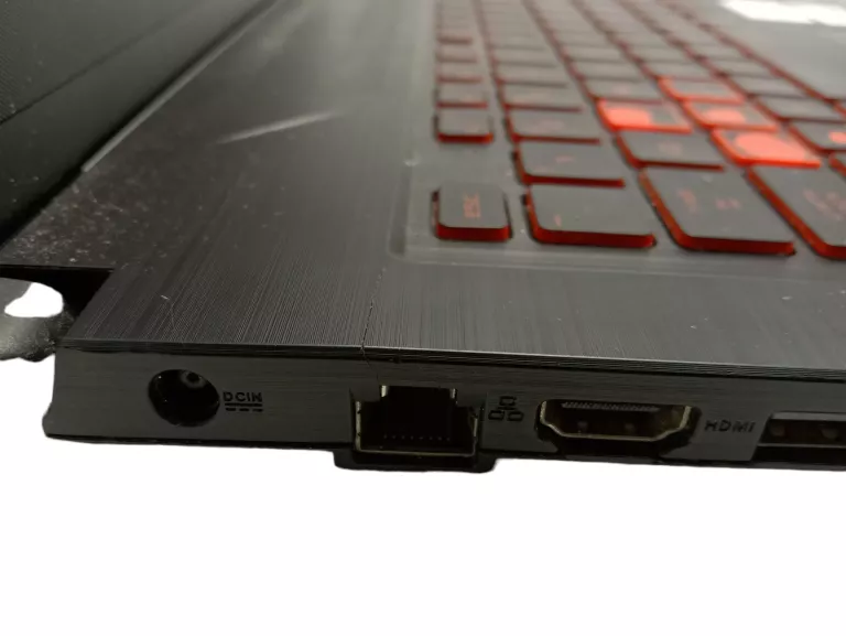 LAPTOP GAMINGOWY ASUS TUF GAMING FX705 8RAM