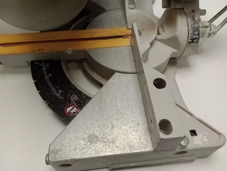 UKOŚNICA PIŁA UKOŚNA DEWALT DW 707