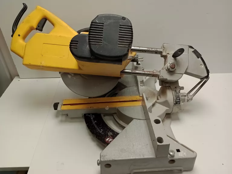 UKOŚNICA PIŁA UKOŚNA DEWALT DW 707