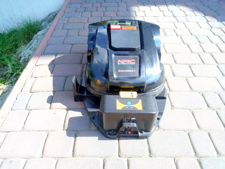 robot-koszacy-nac-rlm1800g2-t-komplet-nie-laduje-seria-rlm