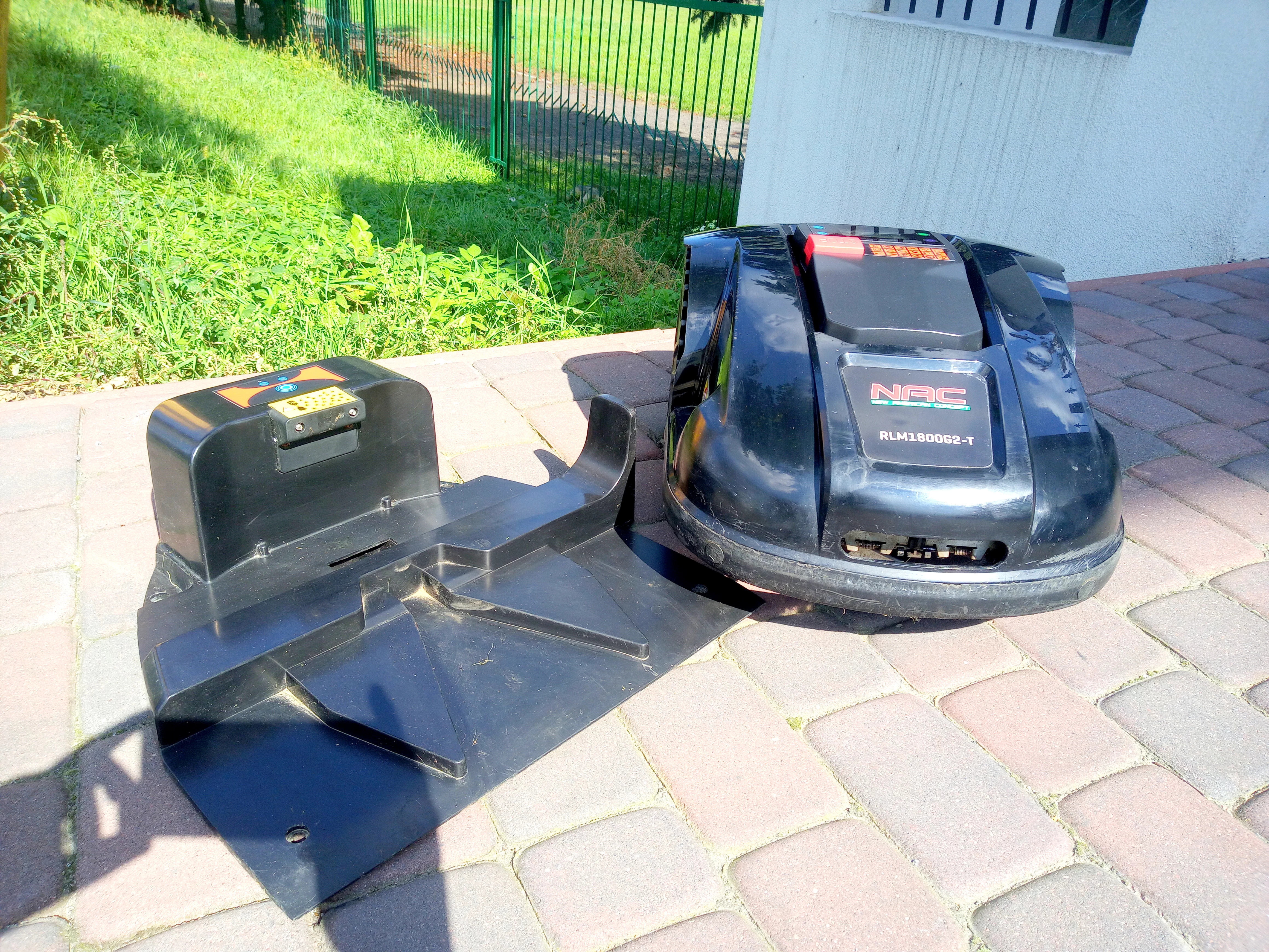 robot-koszacy-nac-rlm1800g2-t-komplet-nie-laduje-stan-11323-2