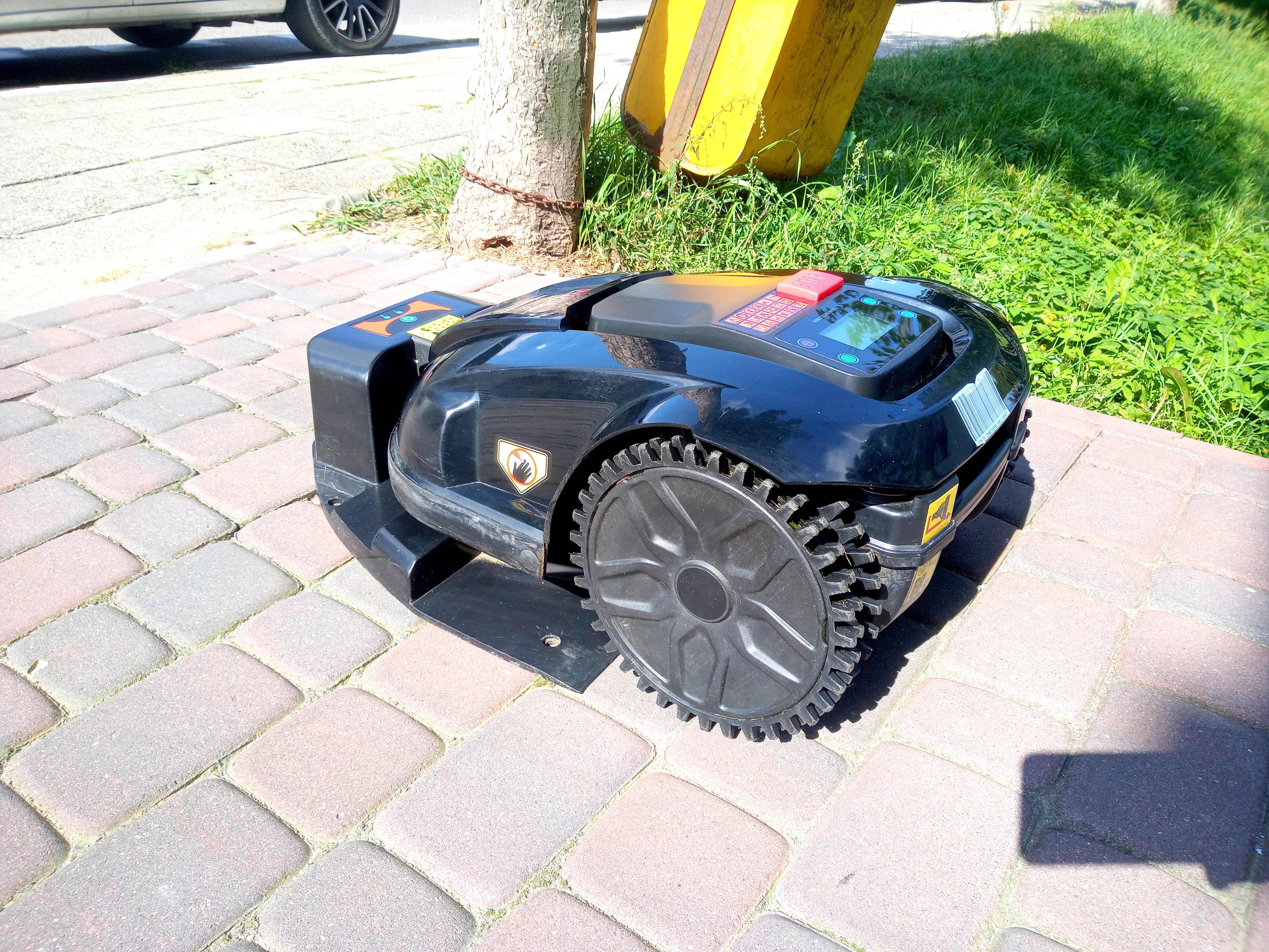 robot-koszacy-nac-rlm1800g2-t-komplet-nie-laduje-szerokosc-koszenia-2100