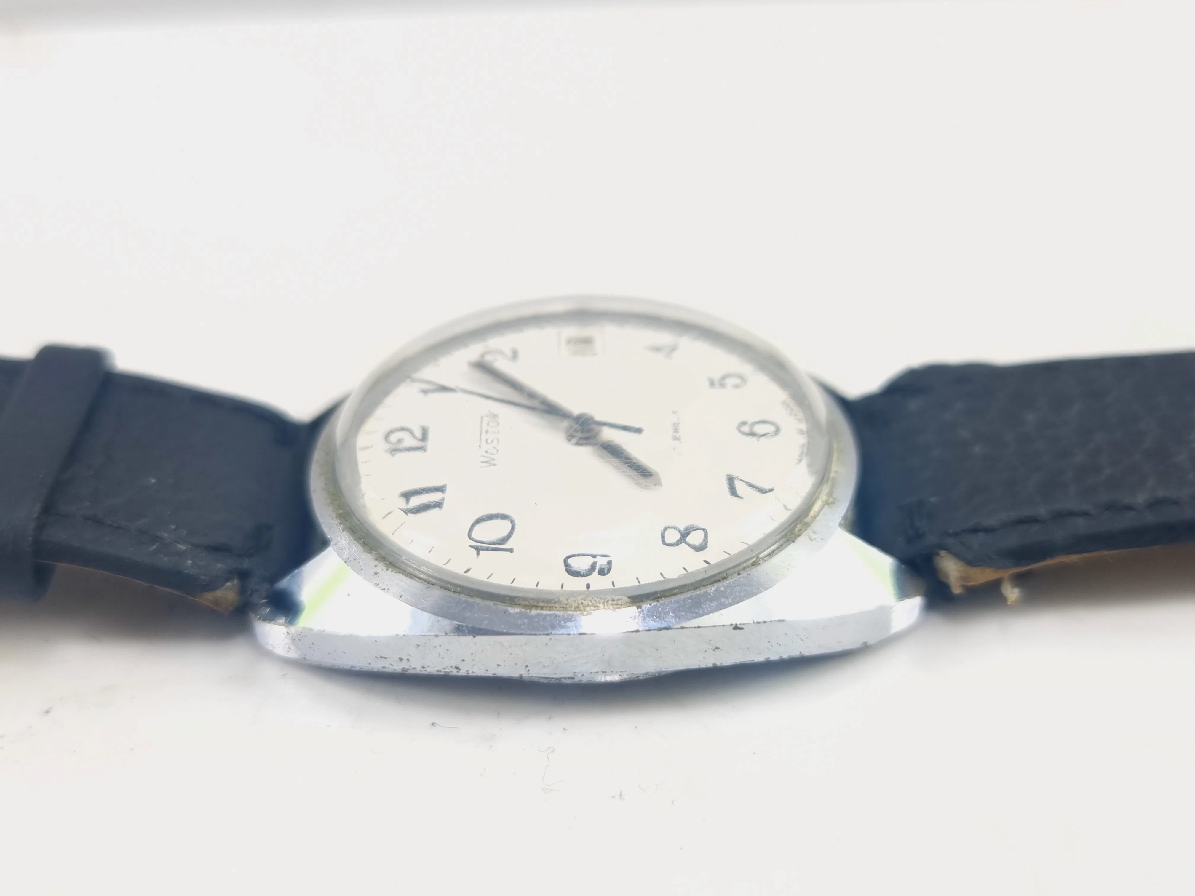 zegarek-wostok-mechaniczny-17-kamiieni-typ-nareczny