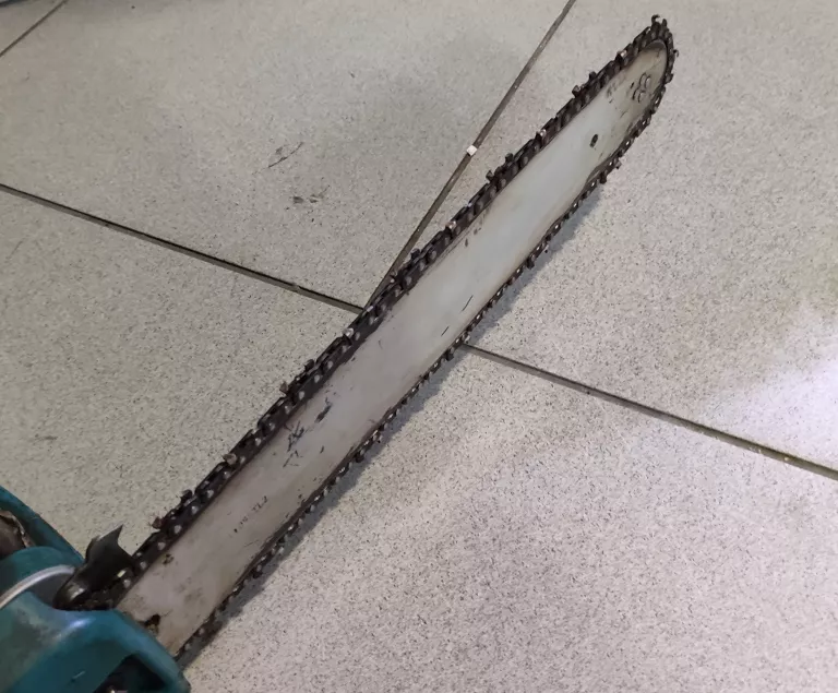 spalinowa-pila-lancuchowa-makita-dcs4301-product-id-d1402ec3-30be-4db1-a15a-19a01bd49e35