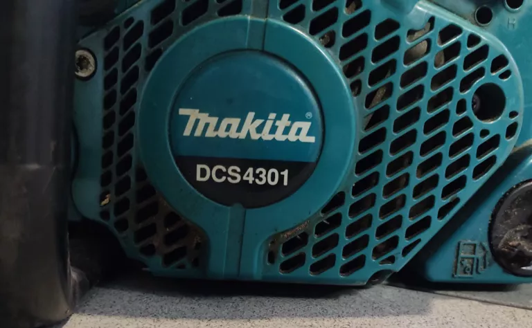 spalinowa-pila-lancuchowa-makita-dcs4301-marka-makita