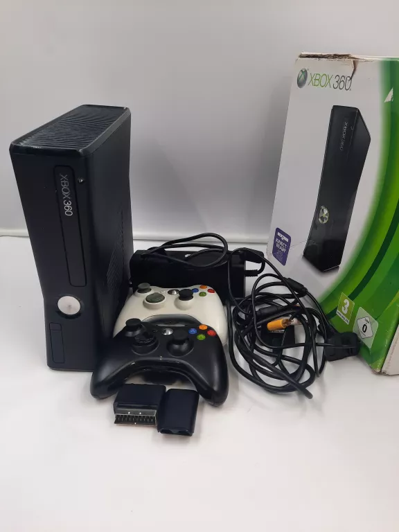 KONSOLA XBOX 360 S / 250GB / MOD.1439 KINECT