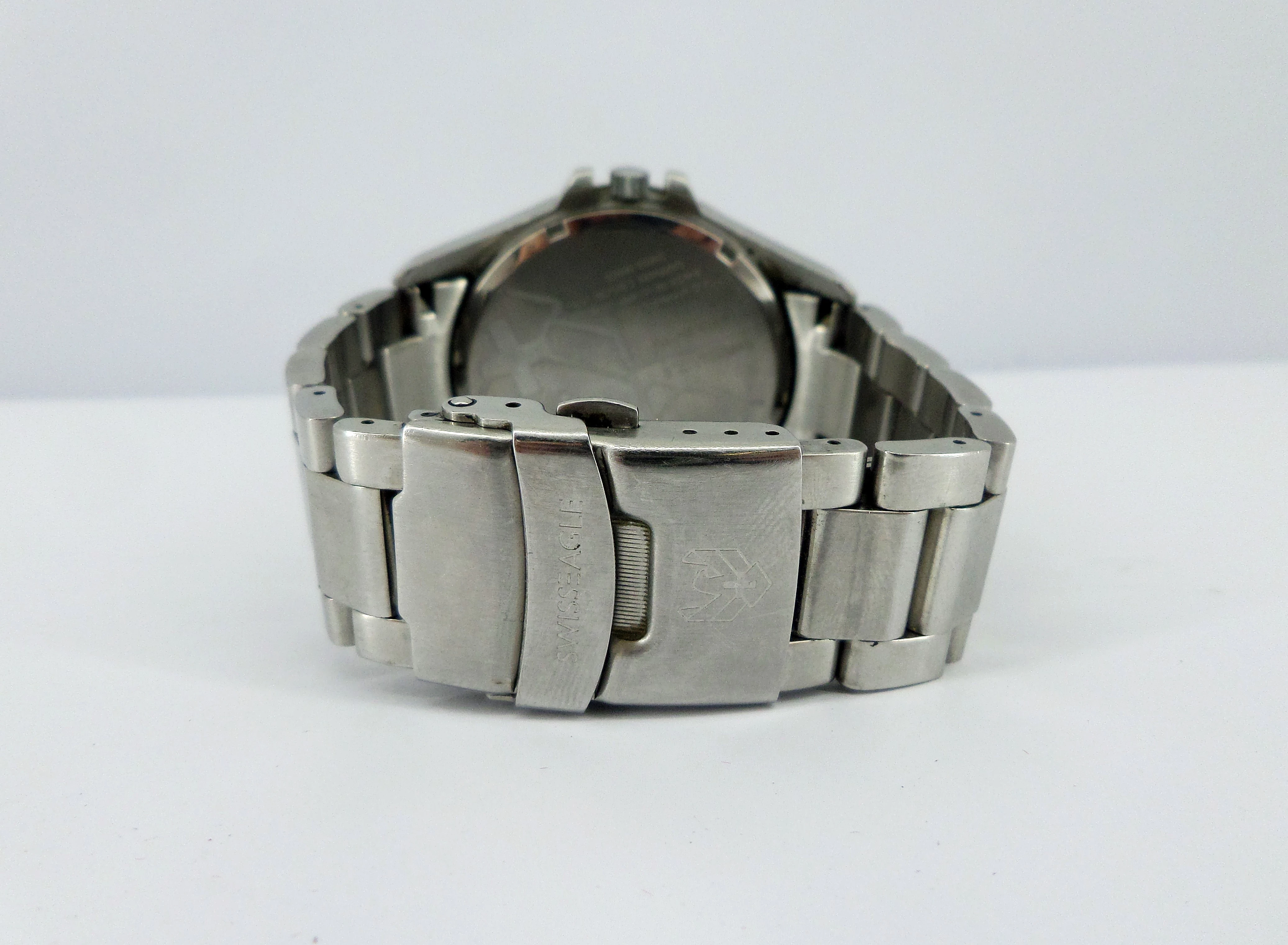 zegarek-swiss-eagle-se-9035-funkcje-datownik