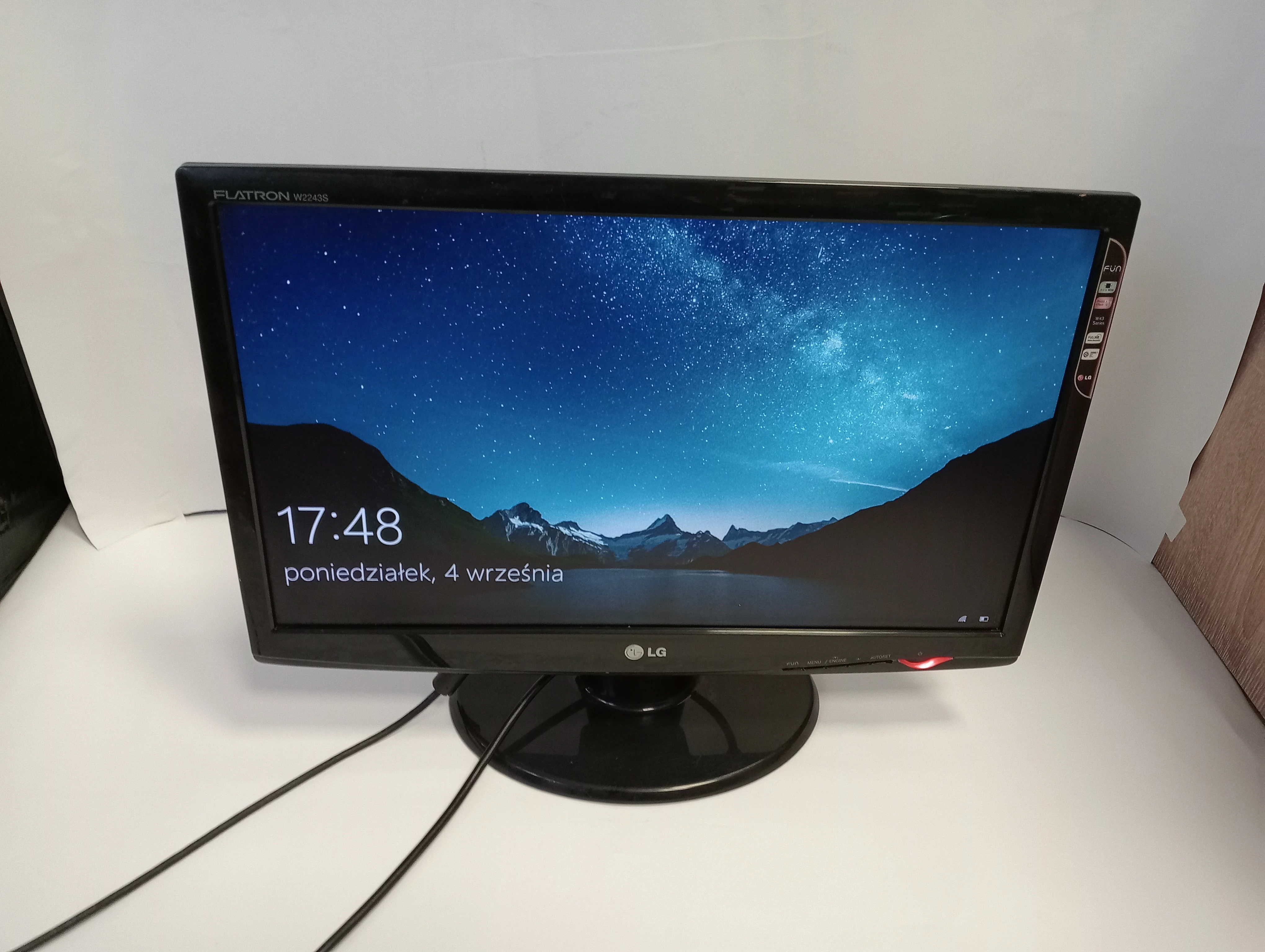 monitor-lg-flatron-w2243s-pf-wojska-polskiego-13-wagrowiec