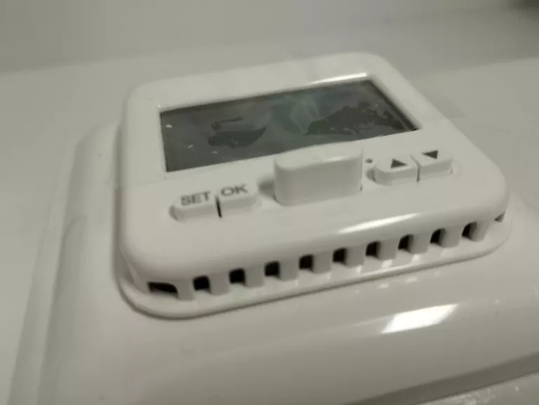 termostat-lcd-blyss-programowalny-stan-uzywany