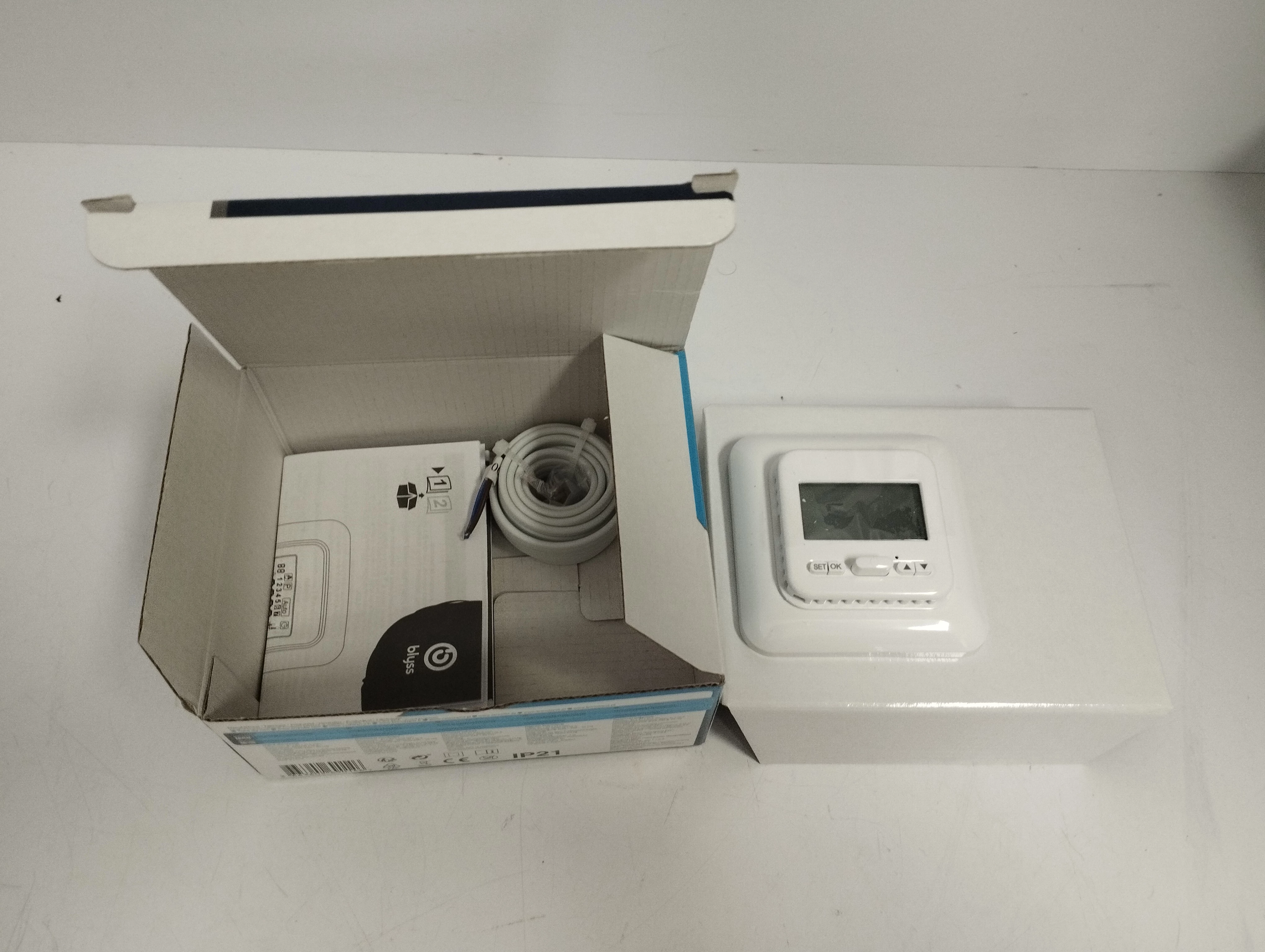 termostat-lcd-blyss-programowalny-marka-inna