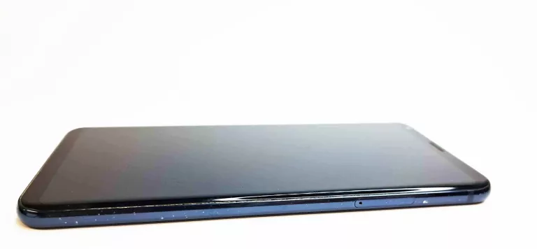 TELEFON LG V30 / PUDEŁKO