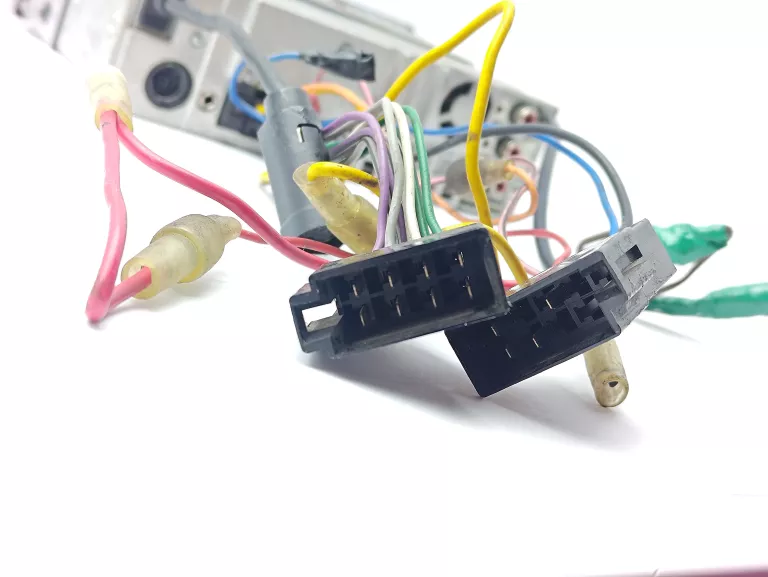 radio-samochodowe-alpine-cda-9853r-zlacza-aux