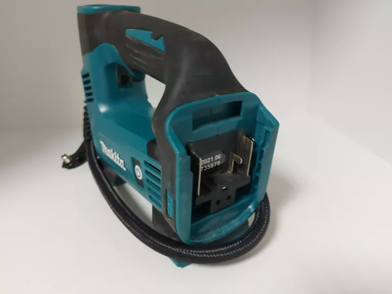 KOMPRESOR MAKITA DMP180