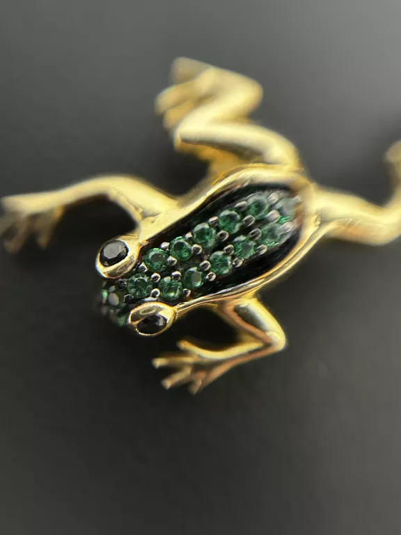 zlota-zawieszka-zabka-166g585-marka-inna-marka