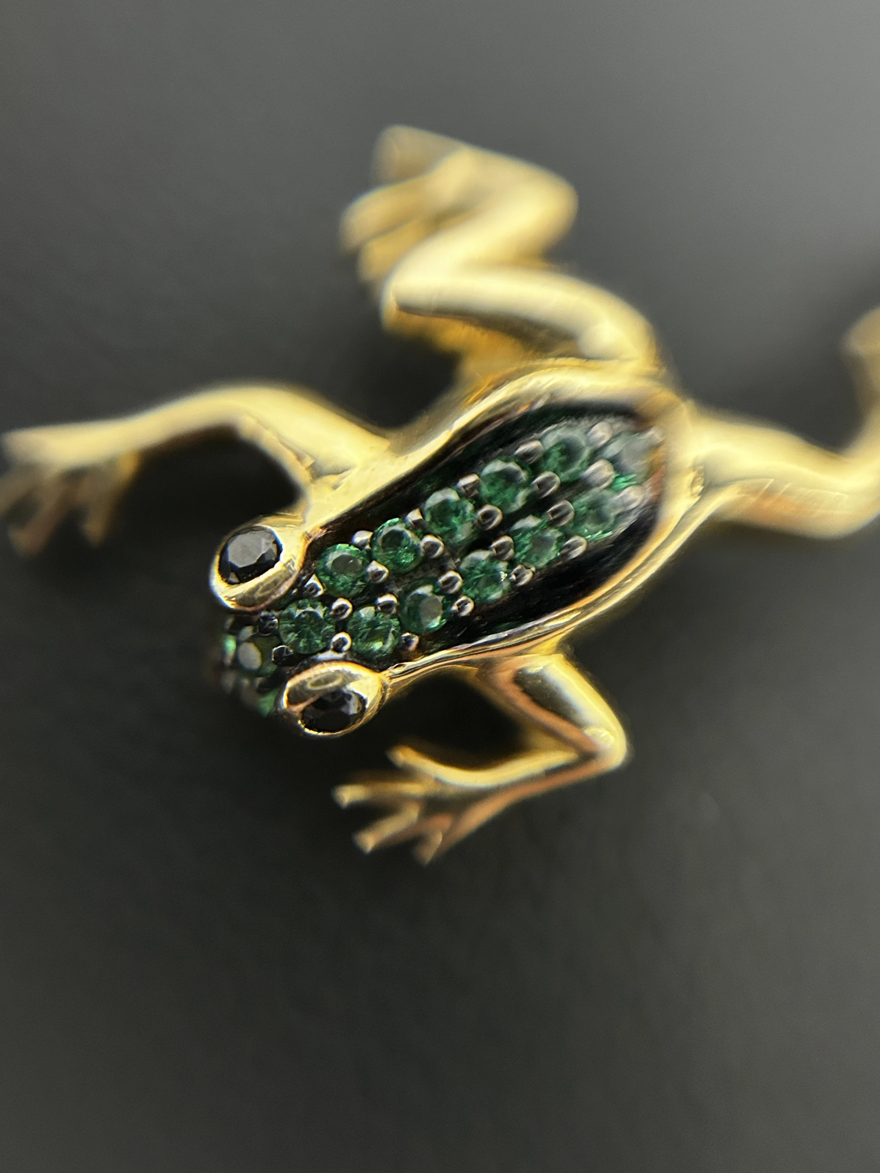 zlota-zawieszka-zabka-166g585-marka-inna-marka