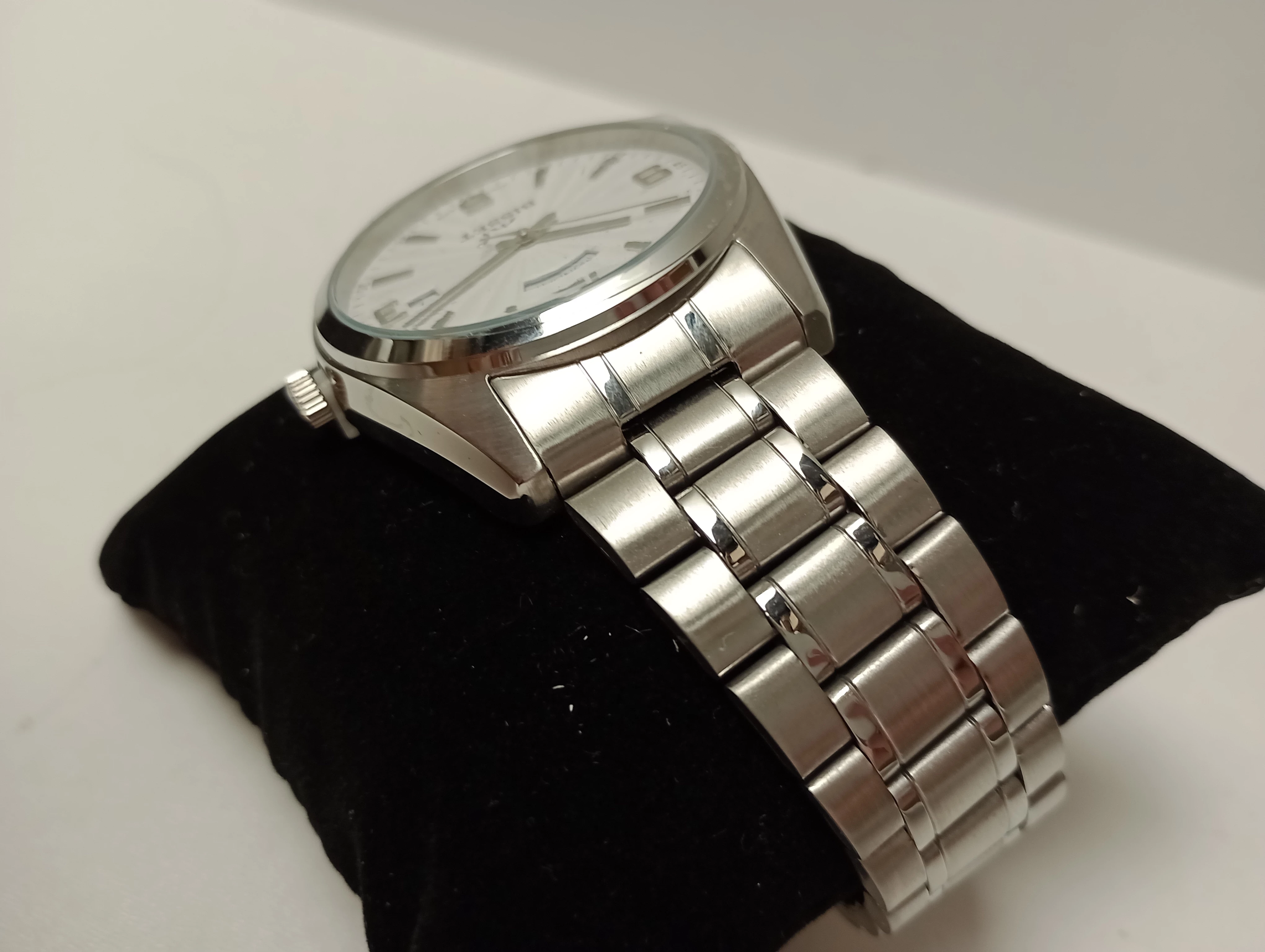 zegarek-bisset-bsdf43m-funkcje-datownik