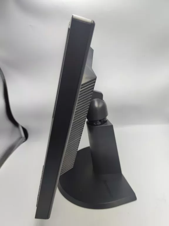 MONITOR LCD LENOVO LT2452P