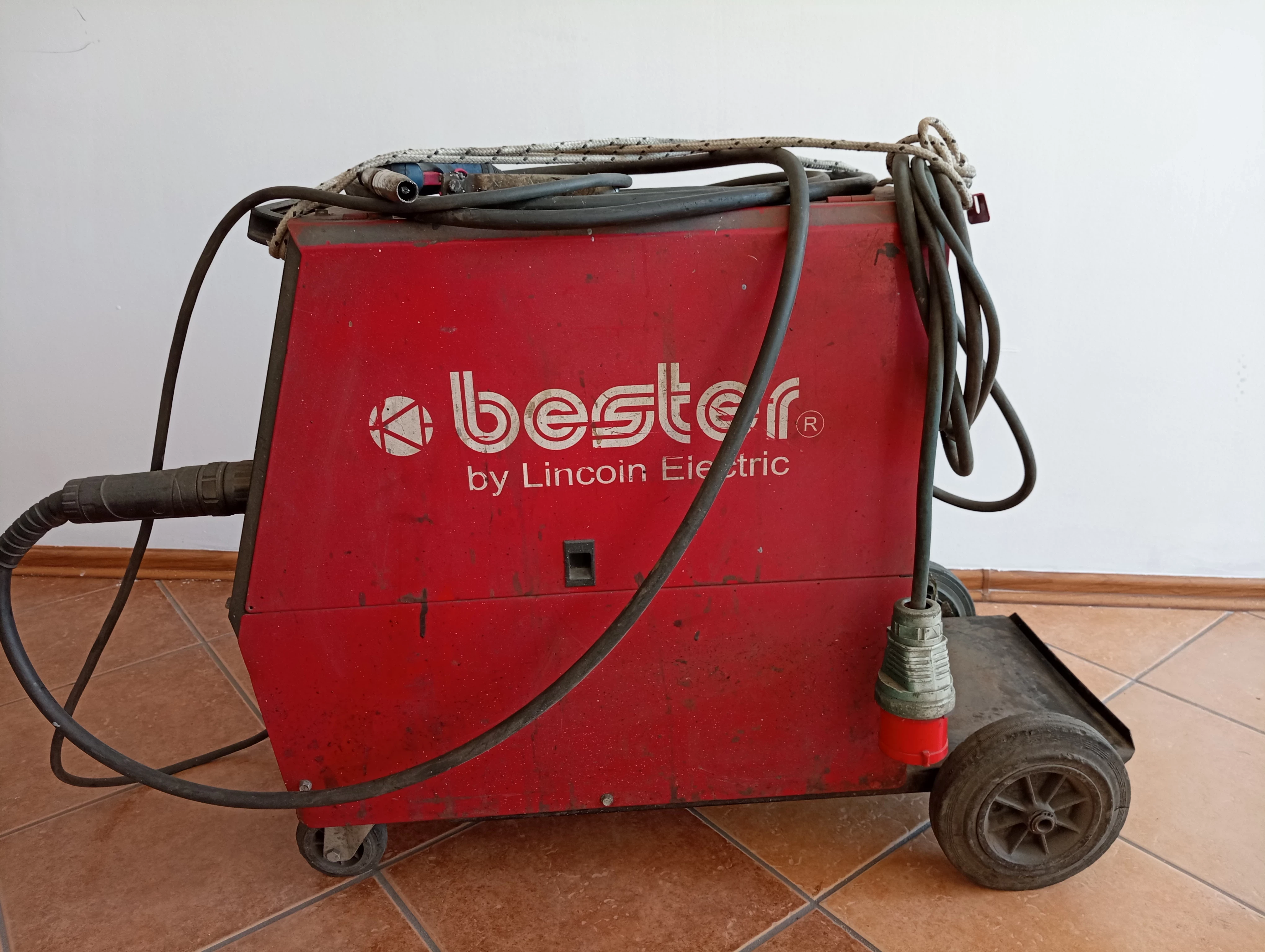 migomat-spawarka-mig-bester-magster-330-4x4-pakiet-stan-uzywany