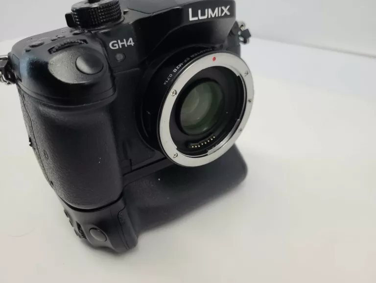 panasonic-lumix-dmc-gh4-body-adapter-viltrox-product-id-958f7be7-f275-471b-aeee-dca0494778cb