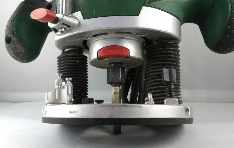 FREZARKA GÓRNOWRZECIONOWA BOSCH POF 1200 AE 1200W