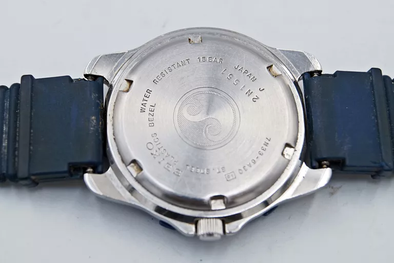 VINTAGE SEIKO DIVER SPORTS 150M BLUE BEZEL QUARTZ