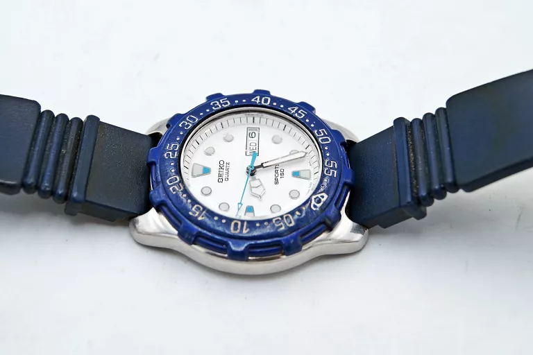 VINTAGE SEIKO DIVER SPORTS 150M BLUE BEZEL QUARTZ
