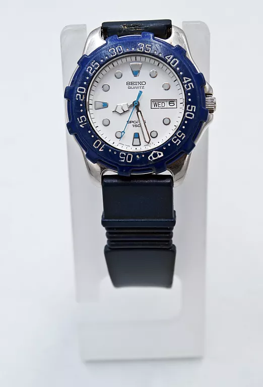 VINTAGE SEIKO DIVER SPORTS 150M BLUE BEZEL QUARTZ